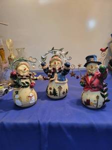 lot 5069 image: 3 home interior Snowman Inbox