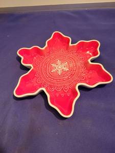 lot 5076 image: How mark snow flake dish