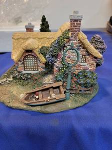 lot 5081 image: Hawthorne village seaside boathouse Untested certificate of authenticity