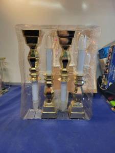 lot 5085 image: Four holiday candles untested
