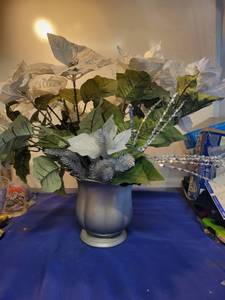 lot 5086 image: vase of poinsettias