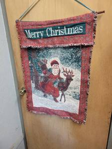 lot 5088 image: 21 by 32 Christmas hanger