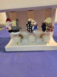 lot 5095 image: 3 Christmas candles new inbox untested