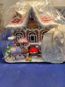 lot 5096 image: Ginger bread Junction lit house New inbox