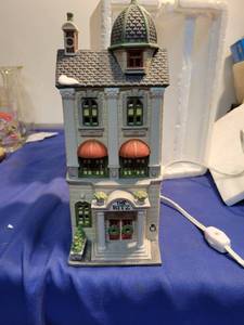 lot 5116 image: Heritage Village collection Christmas in the city series ritz hotel Needs light bulb