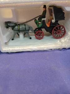 lot 5121 image: Heritage Village collection Central Park Carriage
