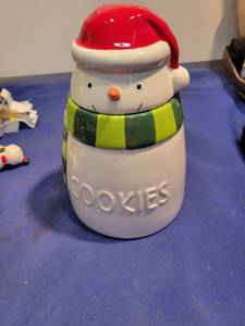 lot 5128 image: Snowman cookie jar
