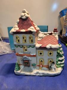 lot 5137 image: Porcelain hand painted light house Light is missing