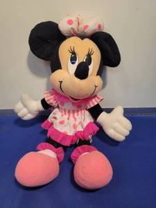 lot 5148 image: 15 Mini mouse