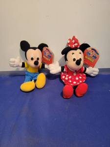 lot 5149 image: Minnie and Mickey Mouse
