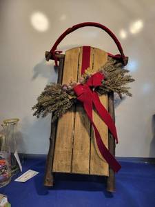 lot 5160 image: wooden holiday sled