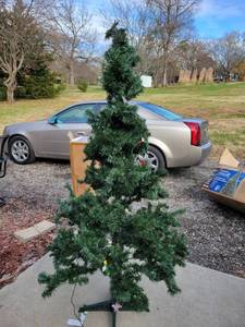 lot 5174 image: 6.5 pre lit Madison pine with Claire lights Christmas tree Untested