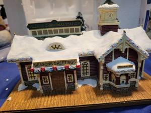 lot 5178 image: Hawthorne village village Christmas station Certificate of authenticity
