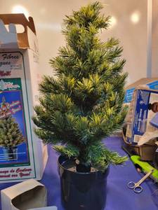lot 5188 image: 18 optic flow Christmas tree works