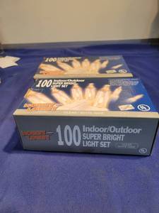 lot 5193 image: 2 boxes of a 100 indoor outdoor super bright Christmas light sets