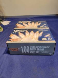 lot 5194 image: 2 boxes of 100 indoor outdoor super bright Christmas light says