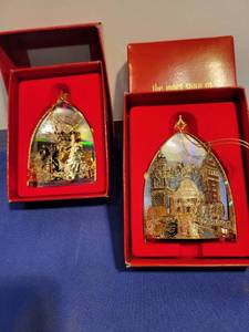 lot 5199 image: Cut out Christmas Kansas city ornament and plaza ornament