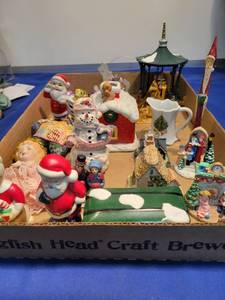 lot 5202 image: Flat Of ornaments