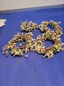 lot 5205 image: 4 candle rings