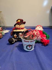 lot 5206 image: Snowman and Santa Claus and bucket