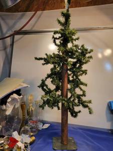 lot 5225 image: 33 Inch Charlie Brown tree