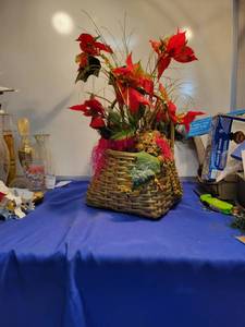 lot 5226 image: Pointsettia basket