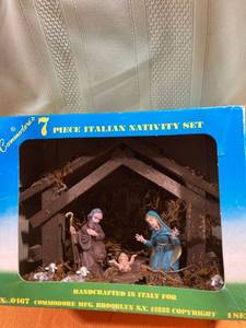 lot 6963 image: Seven pieces Italian nativity set handcrafted in Italy
