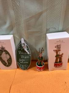lot 6972 image: Hallmark keepsake ornament from 2010