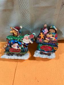 lot 6978 image: Crinkle clause collectible train car