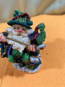 lot 6981 image: Cringle clause decoration
