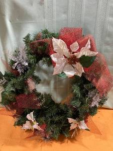 lot 6991 image: Christmas wreath 21 x 21