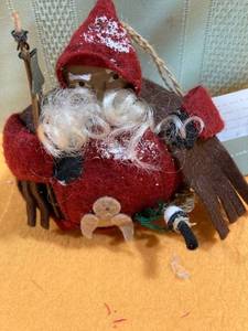 lot 7000 image: Cathy Pendleton collection Santa