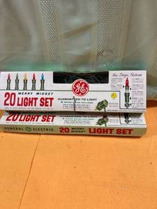 lot 7008 image: 2 Mary midget 20 late sets tested
