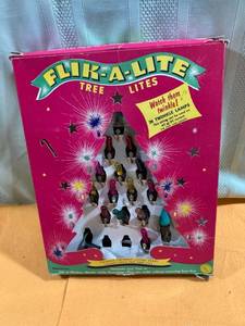 lot 7010 image: antique FLIK-A-LITE tree lights (doesn��t lite)