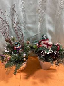 lot 7028 image: Christmas decorations with snowman
