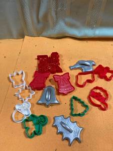 lot 7049 image: Assorted cookie cutters