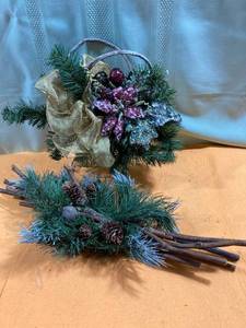 lot 7069 image: Miscellaneous Table centerpieces