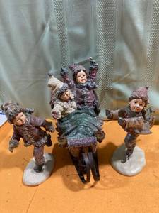 lot 7071 image: Christmas sleigh with children