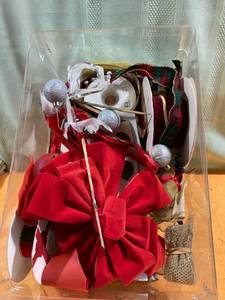 lot 7074 image: Miscellaneous those ribbons in vintage plastic case