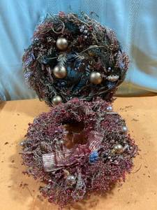 lot 7076 image: Very old wreaths