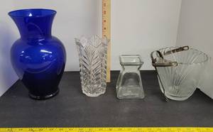 lot 1706 image: Large blue vase, clear flower vases & ice bucket