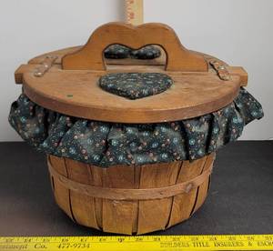 lot 1711 image: Craftsewing basket wlid skirt