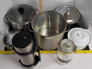 lot 1739 image: Jumbo cooking pots, overware wlid, thermos hiker wnarrow neck & more