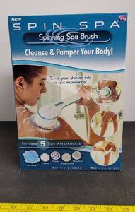 lot 1743 image: Spin spa brush cleanse & pamper your body