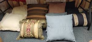 lot 1745 image: Large lot of throw pillows