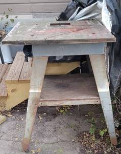 lot 1751 image: Metal table saw stand