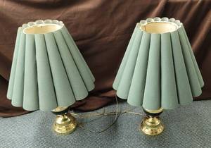 lot 1771 image: Matching greengold table lamps