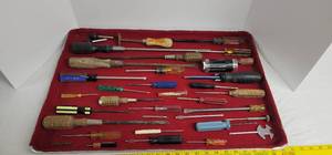 lot 1816 image: Large lot of various screwdriver