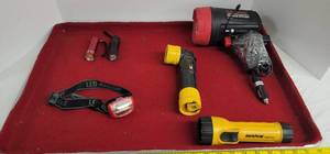lot 1834 image: Flashlights & cordless spotlight