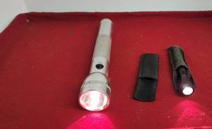 lot 1835 image: (2) Mag-lite large flash light & Mini mag-lite